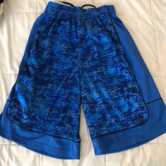 and1 shorts camo